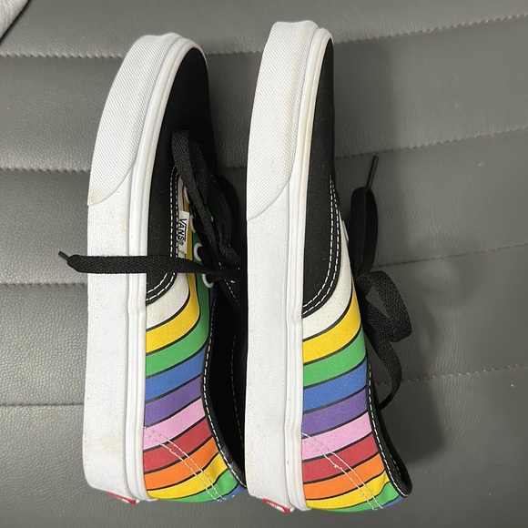 VANS Refract Rainbow Stripe Canvas Skate Shoes women’s 6.5 - Picture 5 of 7